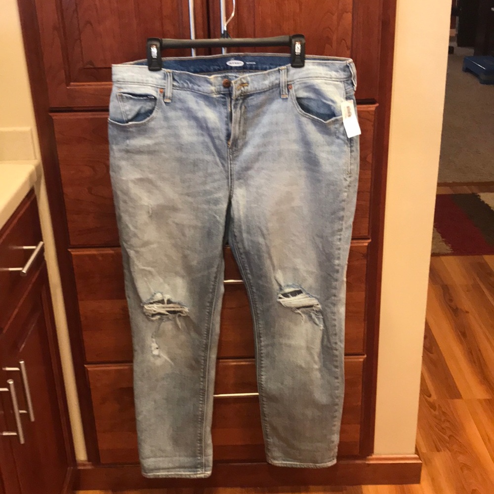 Old Navy boyfriend distressed jeans size 14 NWT